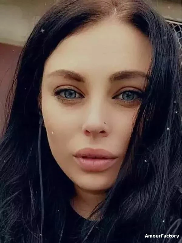 Alena Profile image 4