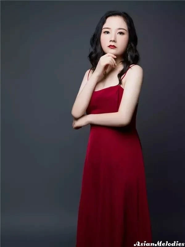 Mengqi Profile image 4