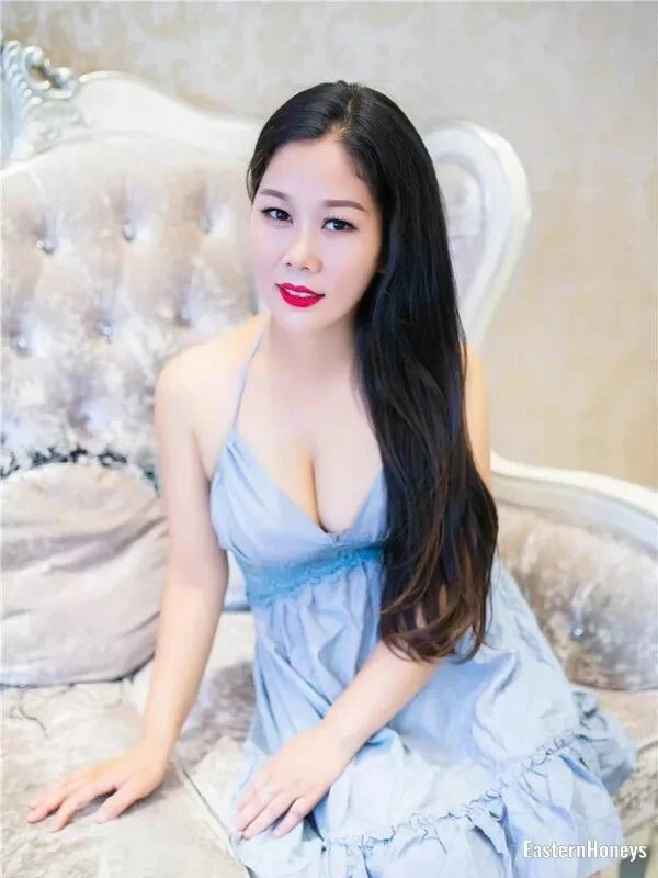 Tina Profile image 2