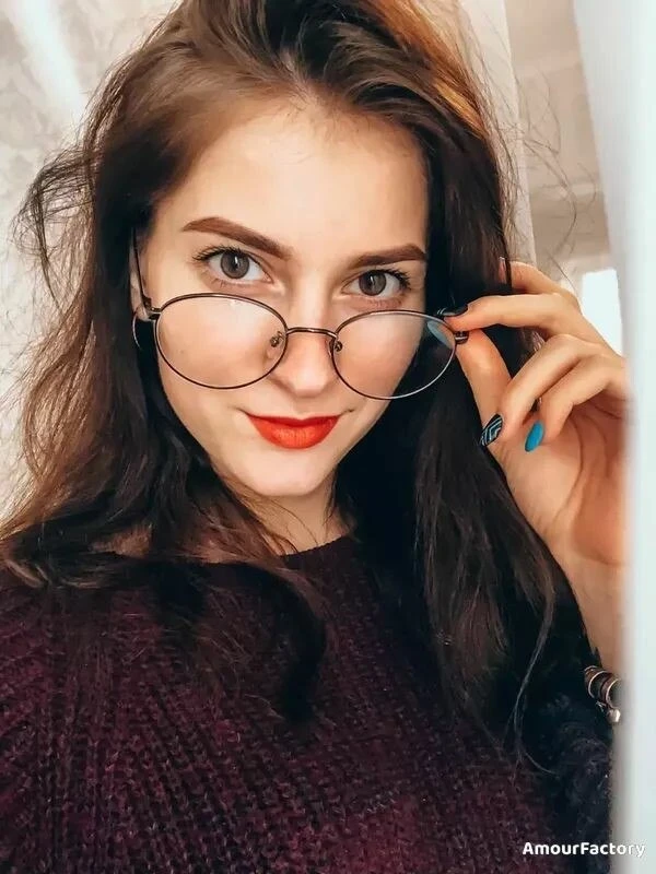 Olena Profile image 2