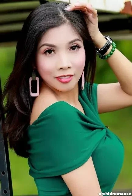 Thea Profile image 4