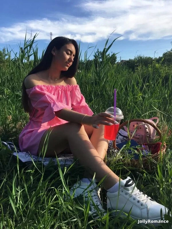Alena Profile image 3