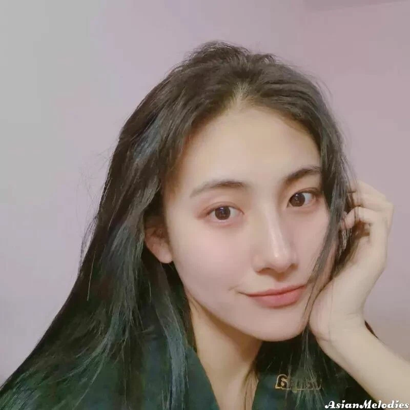 Lili, 21