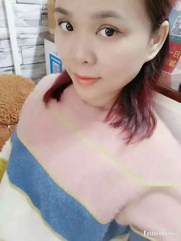 Jingjing Profile image 2