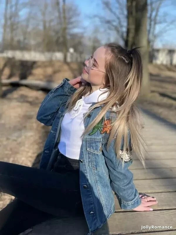 Viktoria Profile image 1