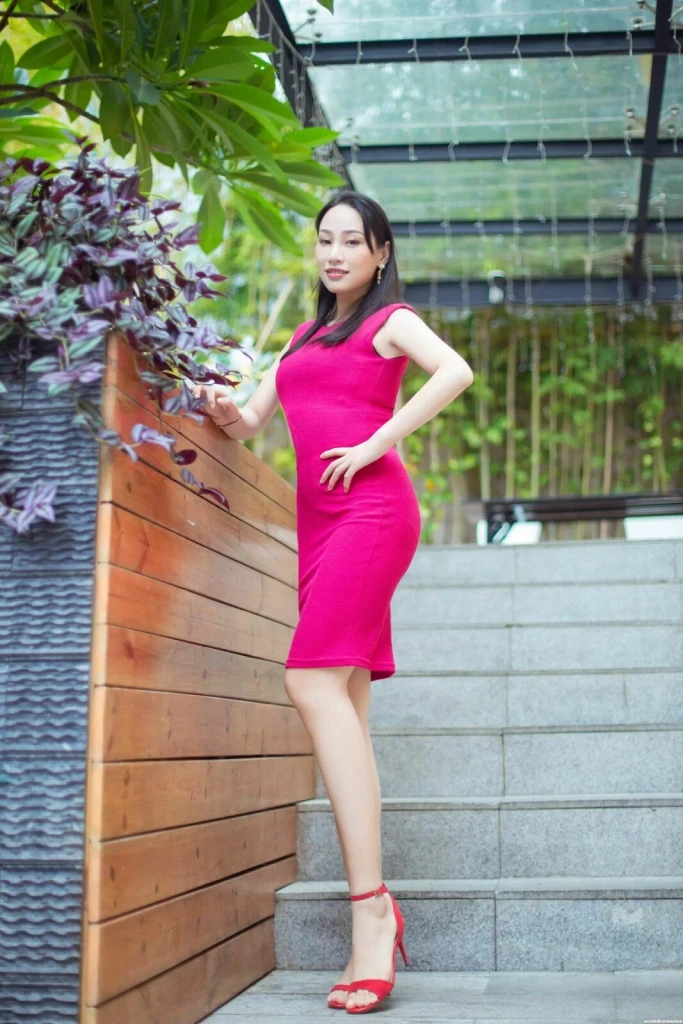 April Profile image 3