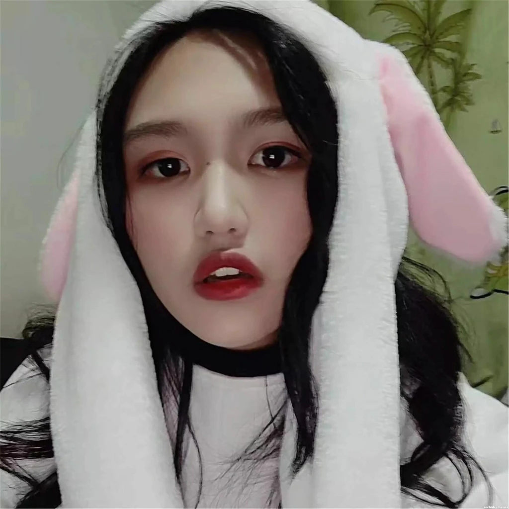 Yueqiuhu Profile image 1