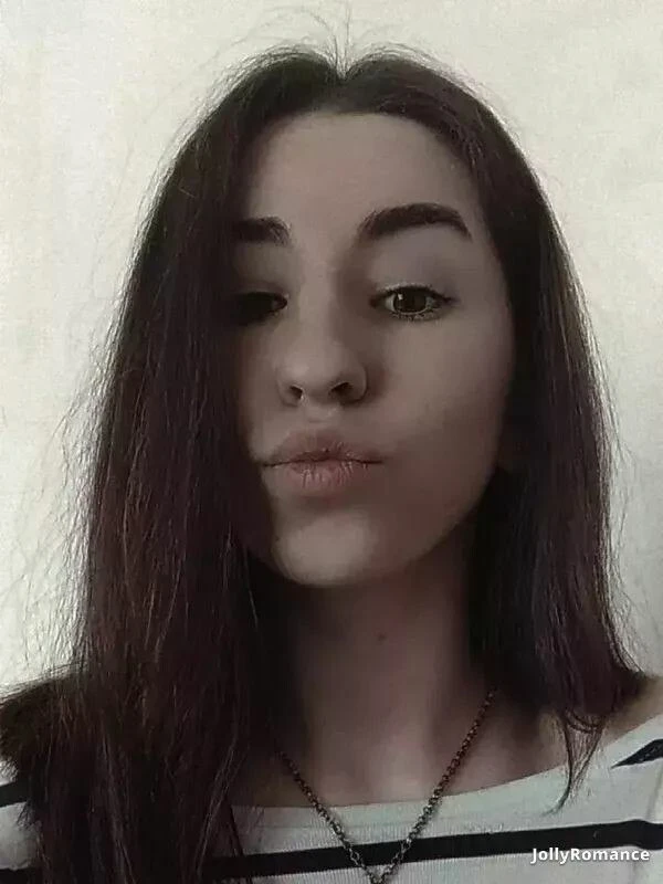 Elena Profile image 4