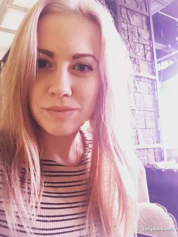 Anna Profile image 2