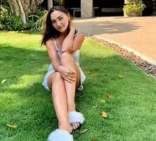 Julia Profile image 3