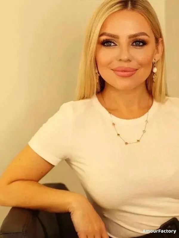 Lilia Profile image 3