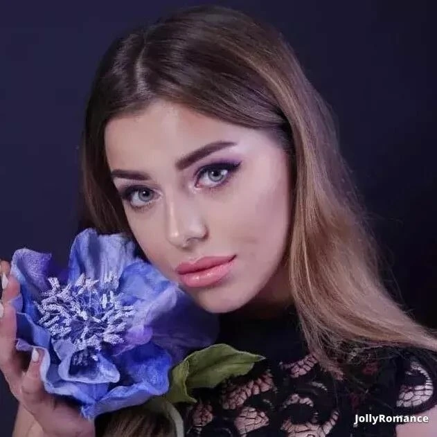 Aleksandra Profile image 2