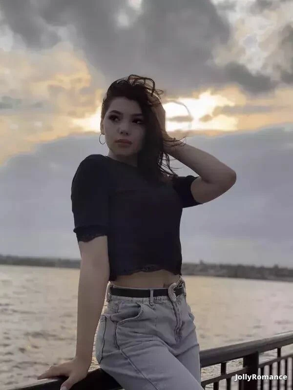 Marina, 18