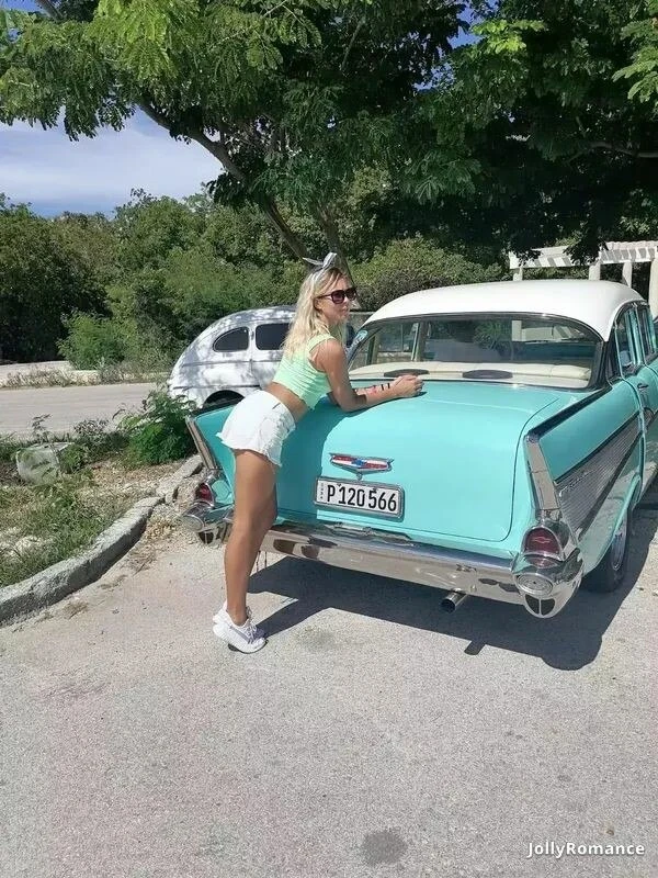 Anzhelika, 34