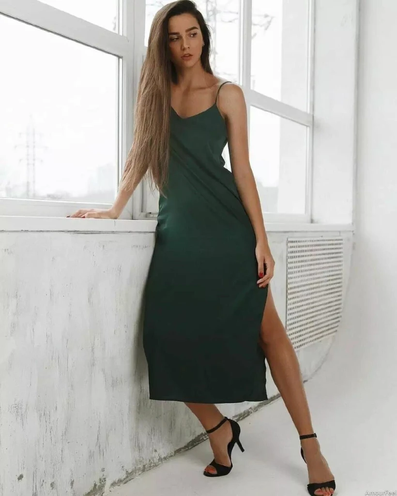 Alexandra, 26