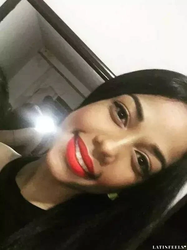 Yeny Profile image 3