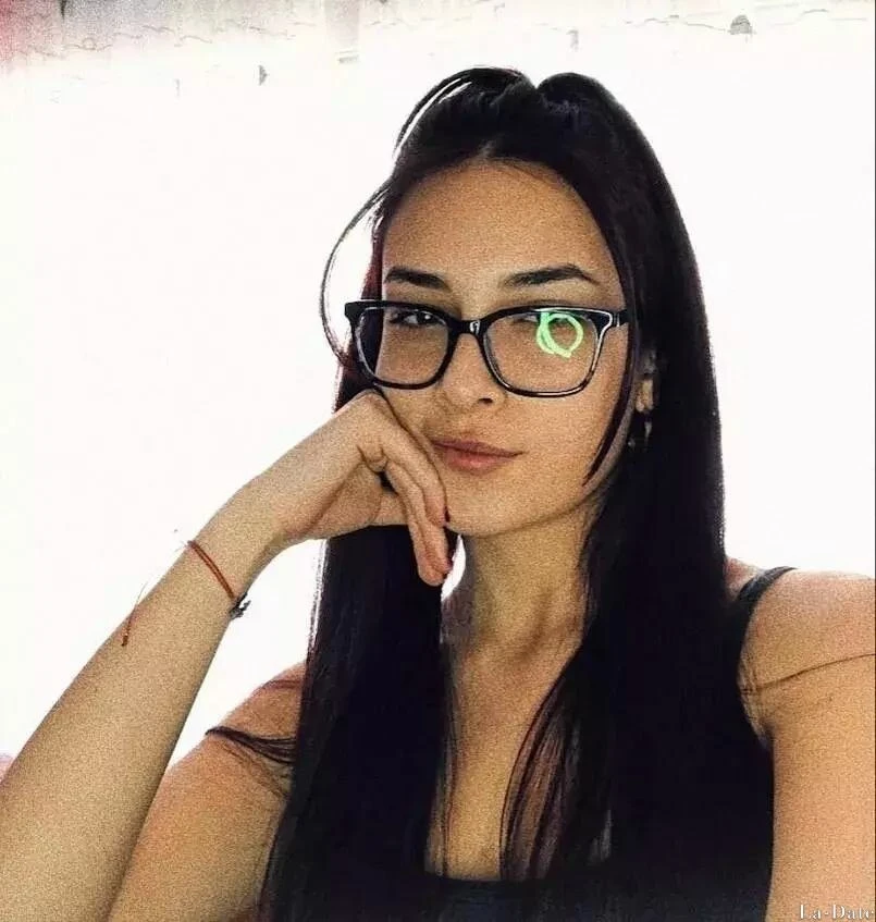 Paula Profile image 1