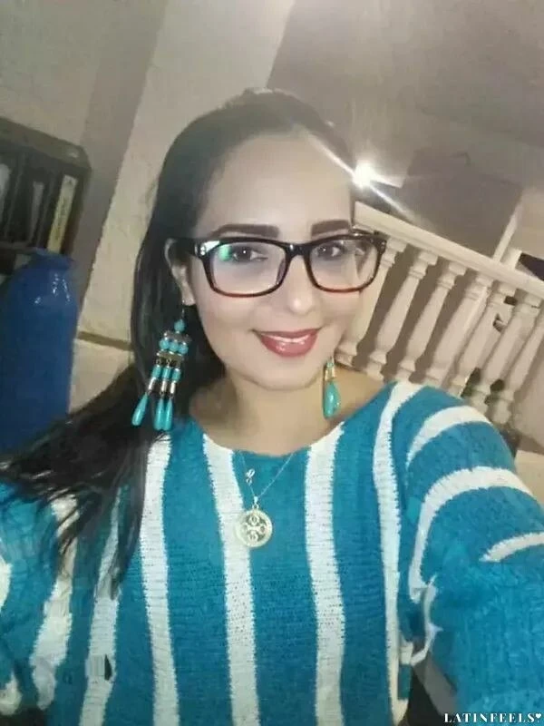 Manuela Profile image 3