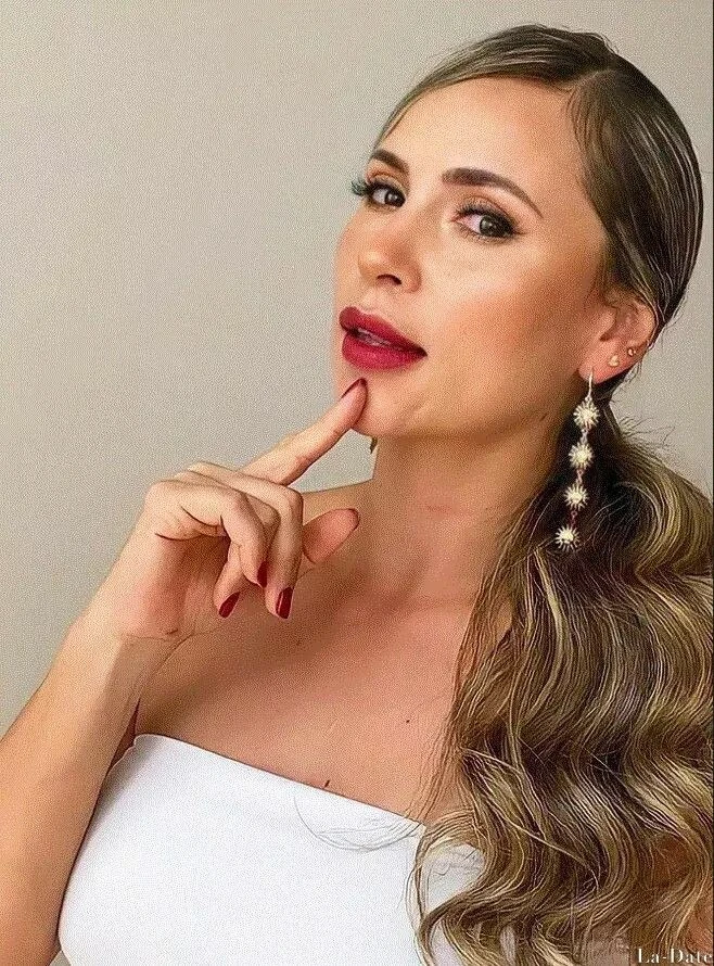 Stefania Profile image 1