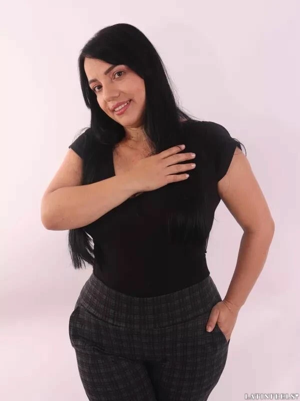 Helen Profile image 3