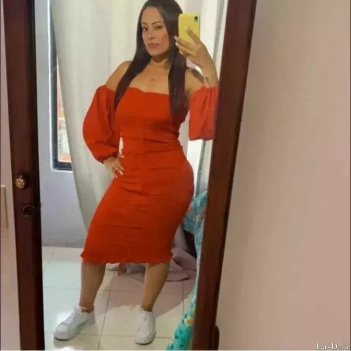 Viviana, 43