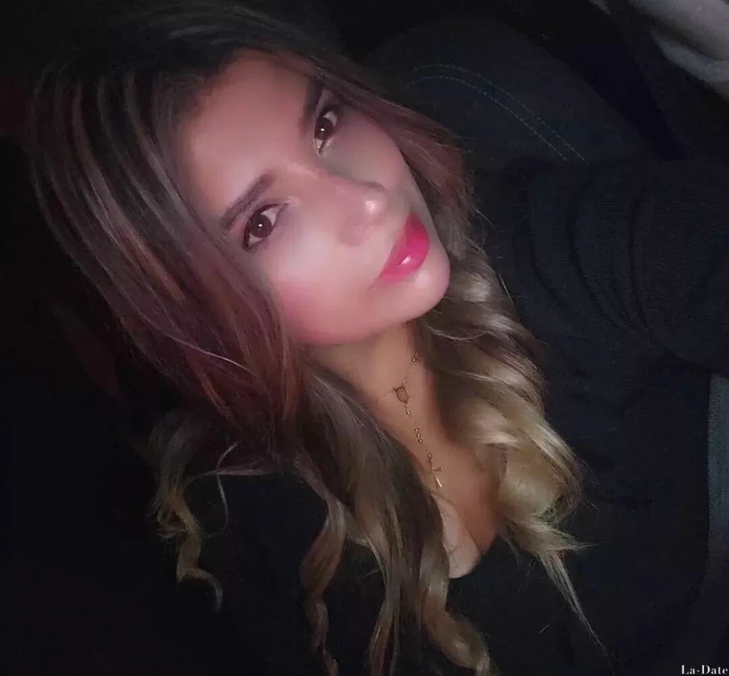 Laura Profile image 3