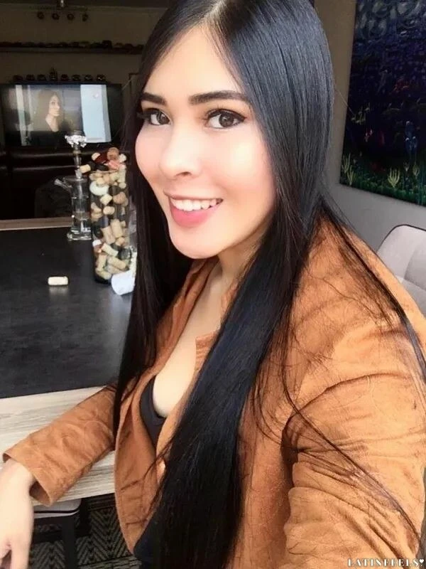 Laura Profile image 2