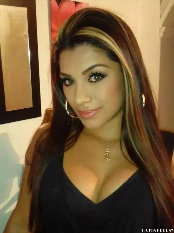 Yenny Profile image 4