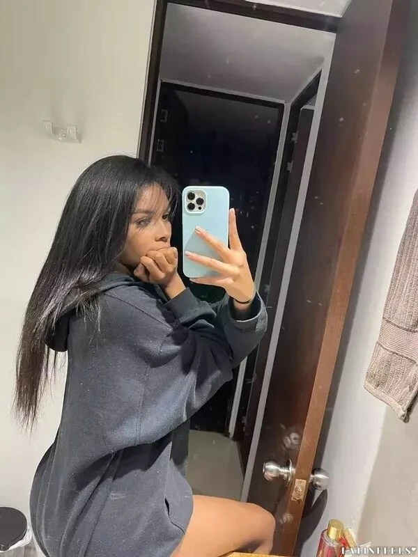Nidia, 20