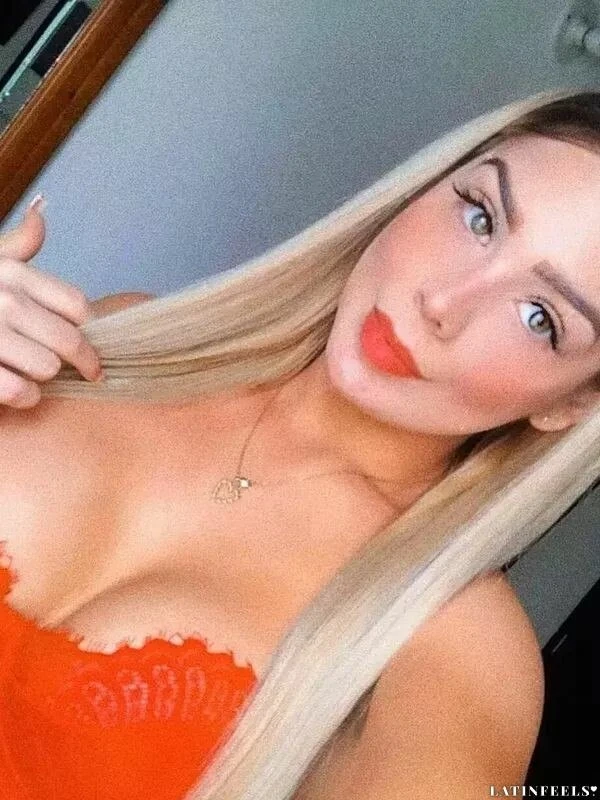 Gloria Profile image 1