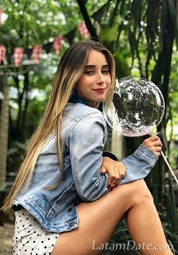 Ivana, 27