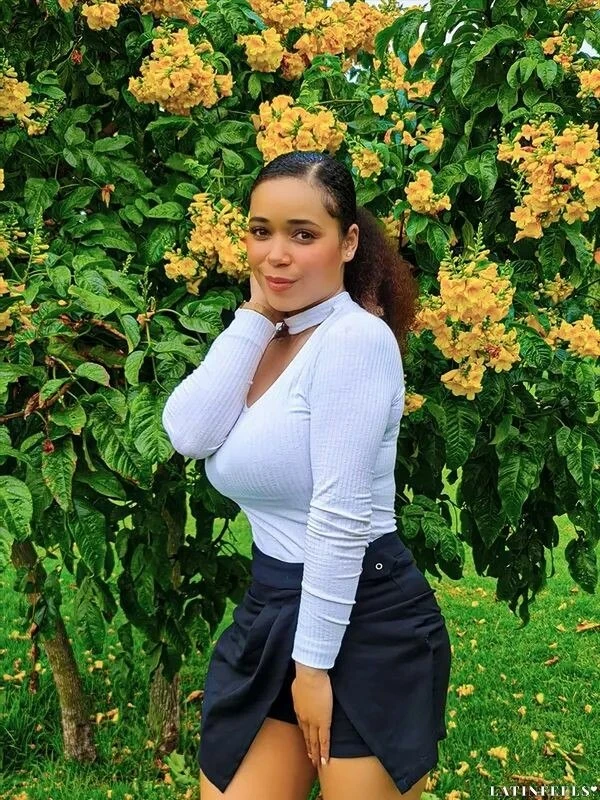 Andrea, 26