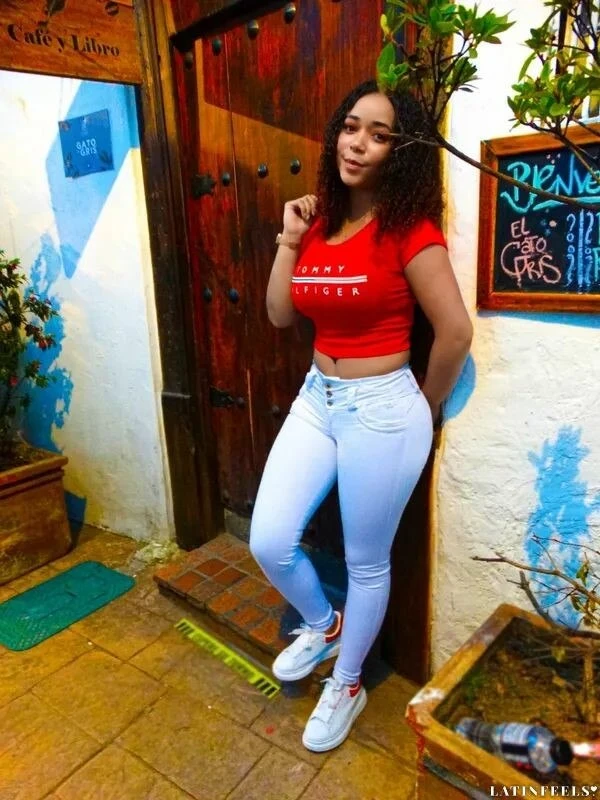 Andrea Profile image 4