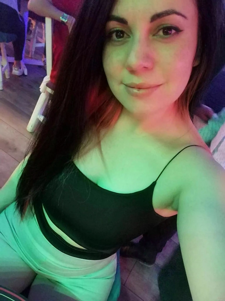 Vanesa Profile image 4
