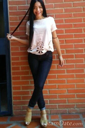 Vanessa, 22