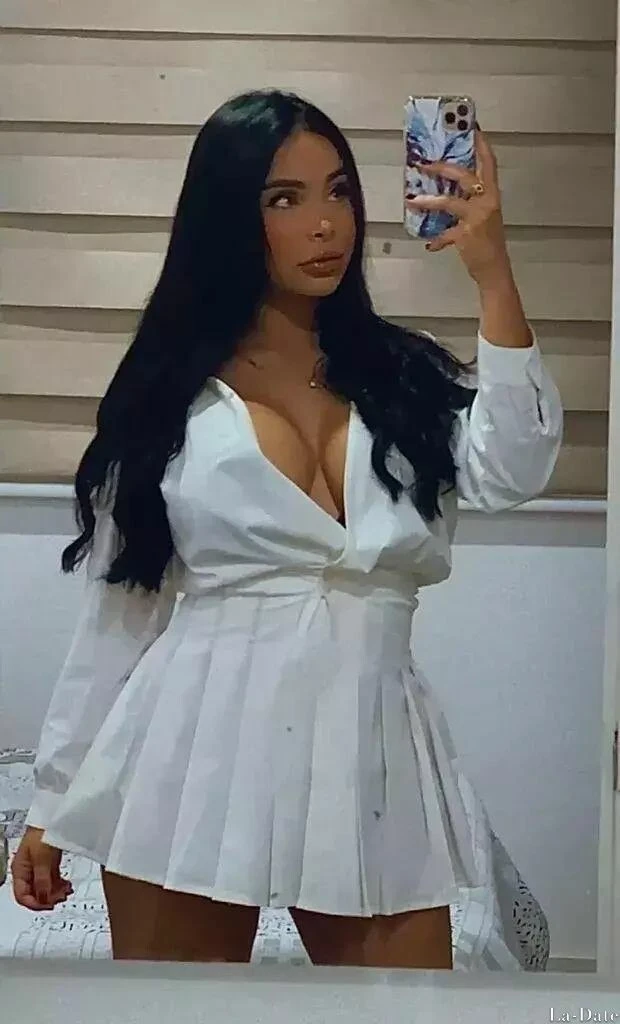 Vanessa Profile image 4