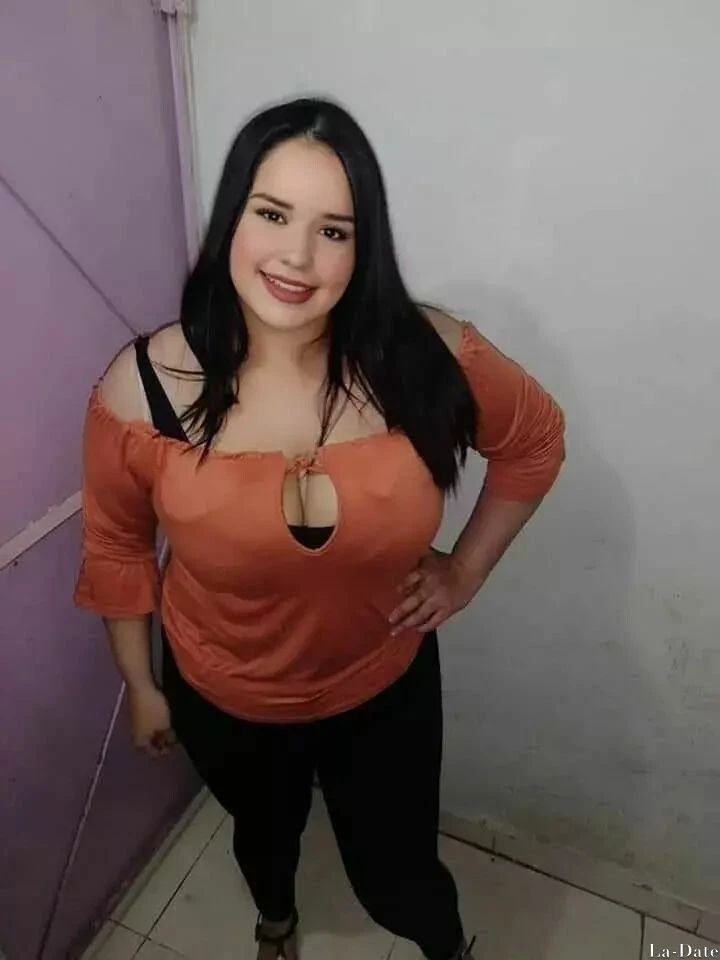 Daniela Profile image 4