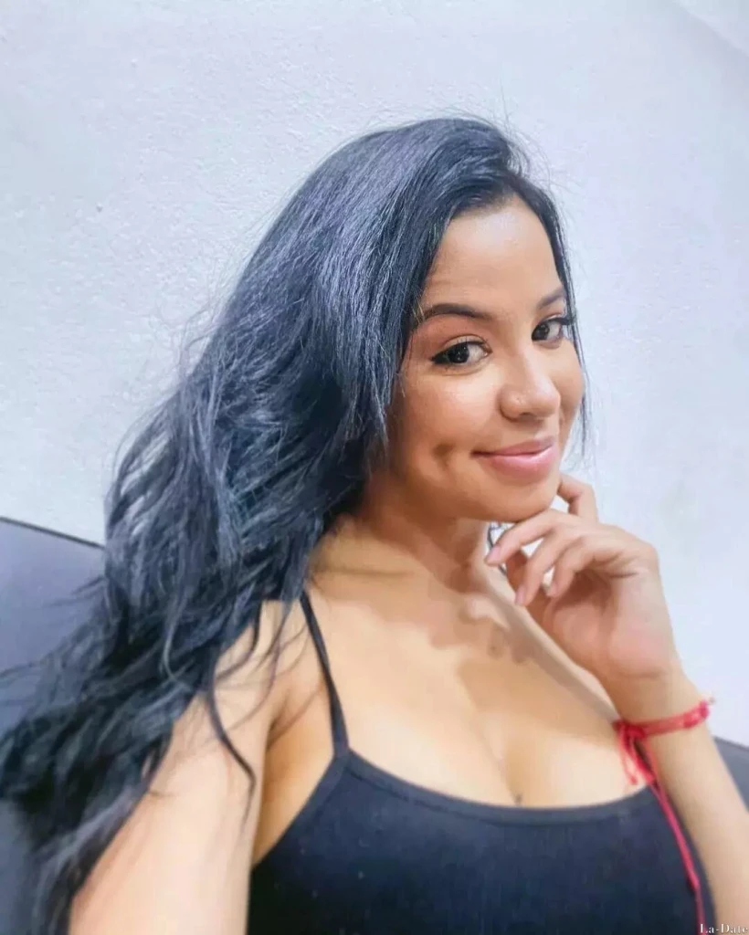Johana, 23