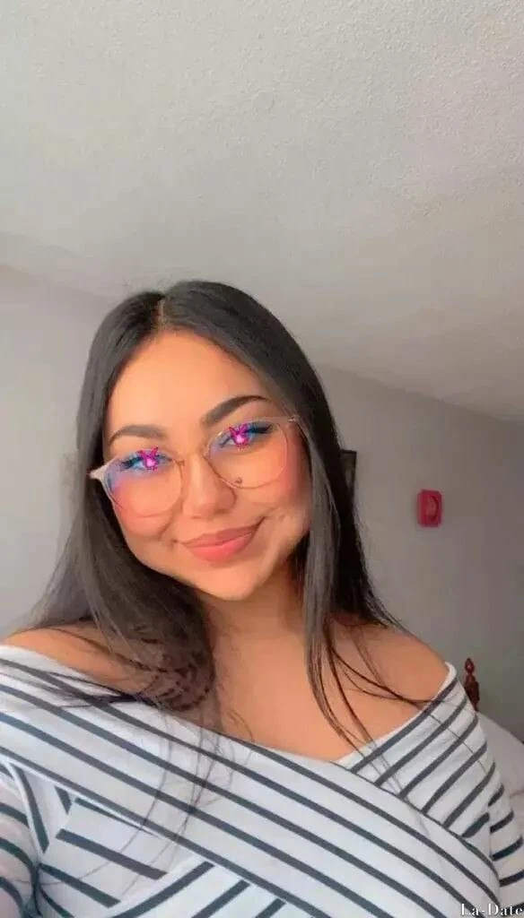 Laura Profile image 2