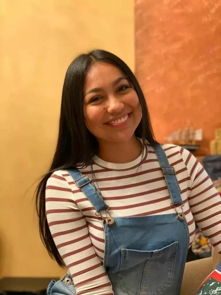 Laura Profile image 3