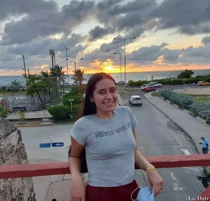 Alejandra, 21