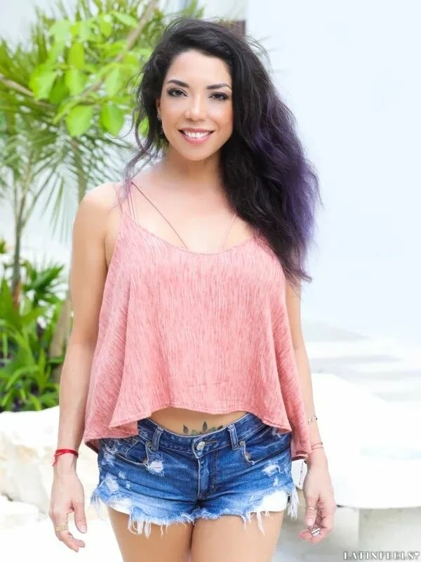 Sabrina Profile image 3