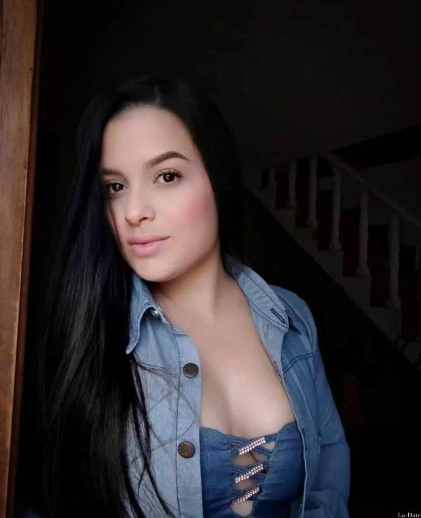 Alexandra Profile image 4