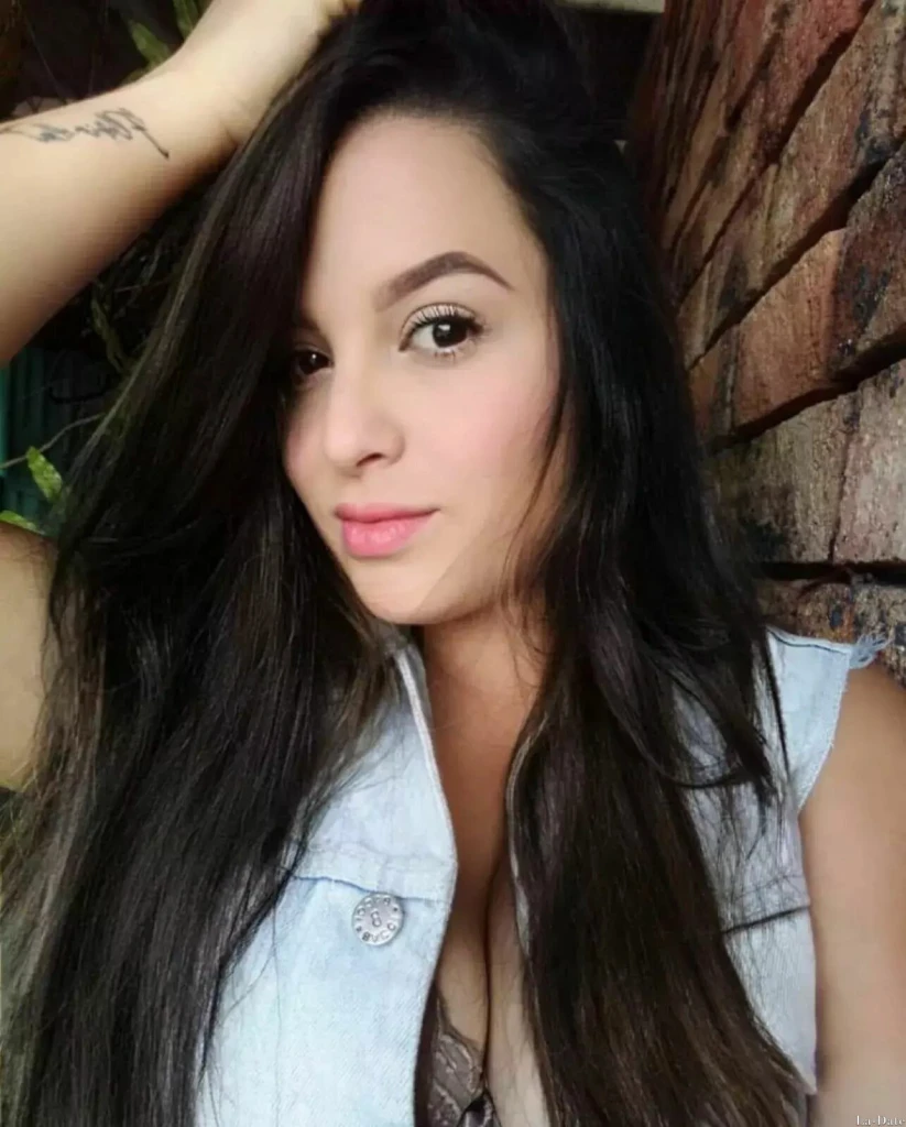 Alexandra Profile image 2