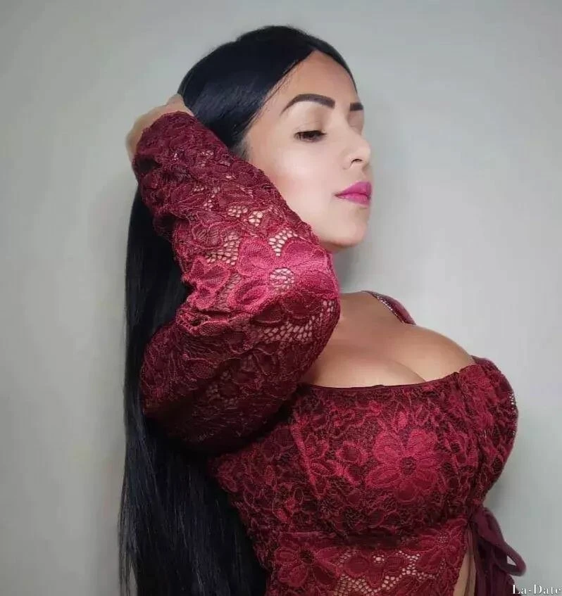 Carolina Profile image 1