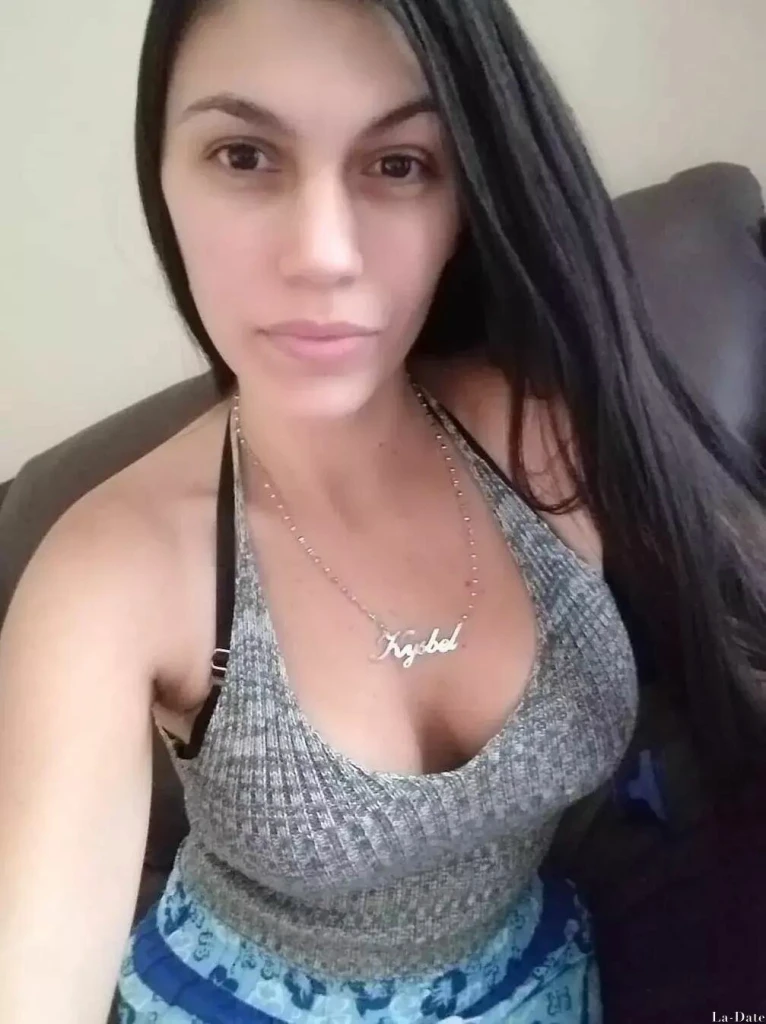 Alba Profile image 4