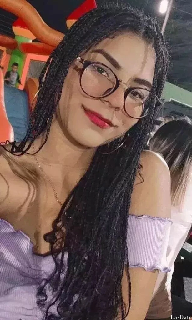 Reina Profile image 3