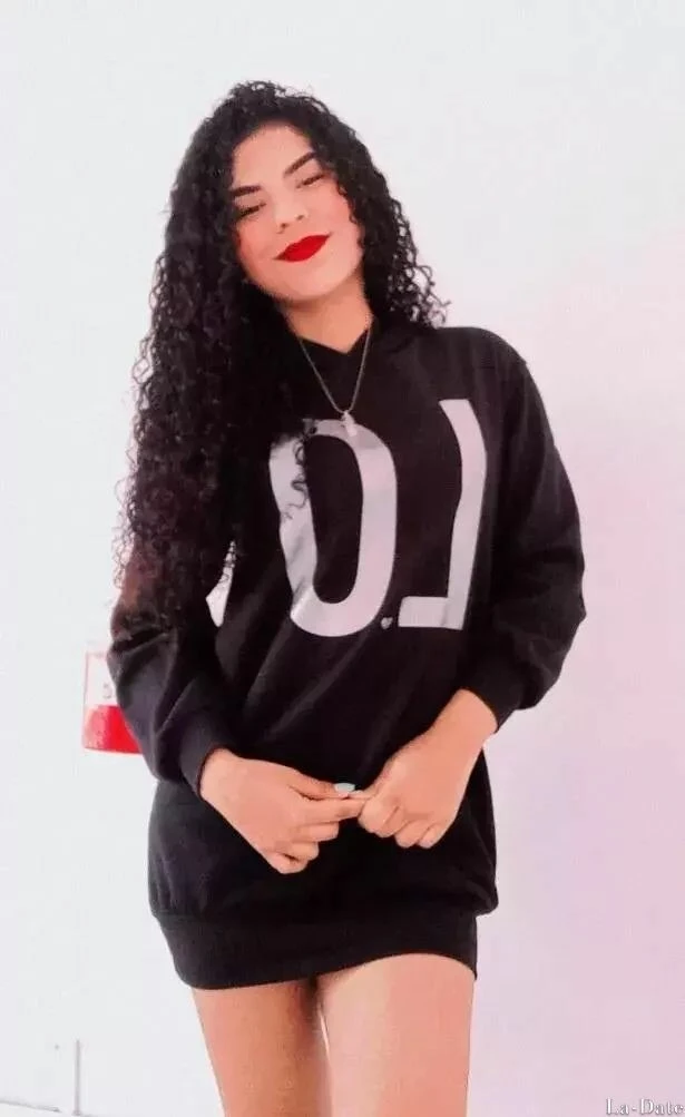 Reina Profile image 4