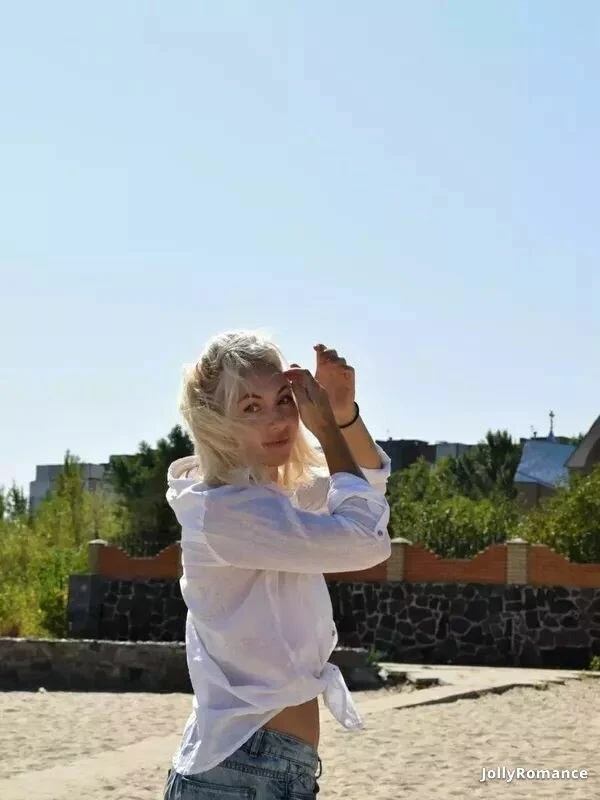 Alexandra Profile image 3