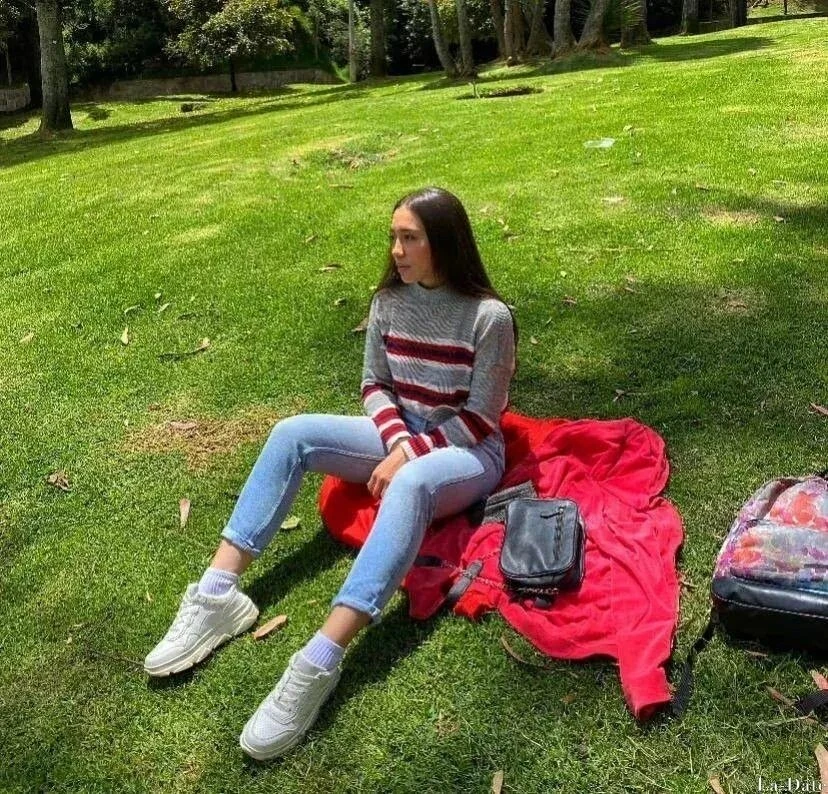 Melanie Profile image 2